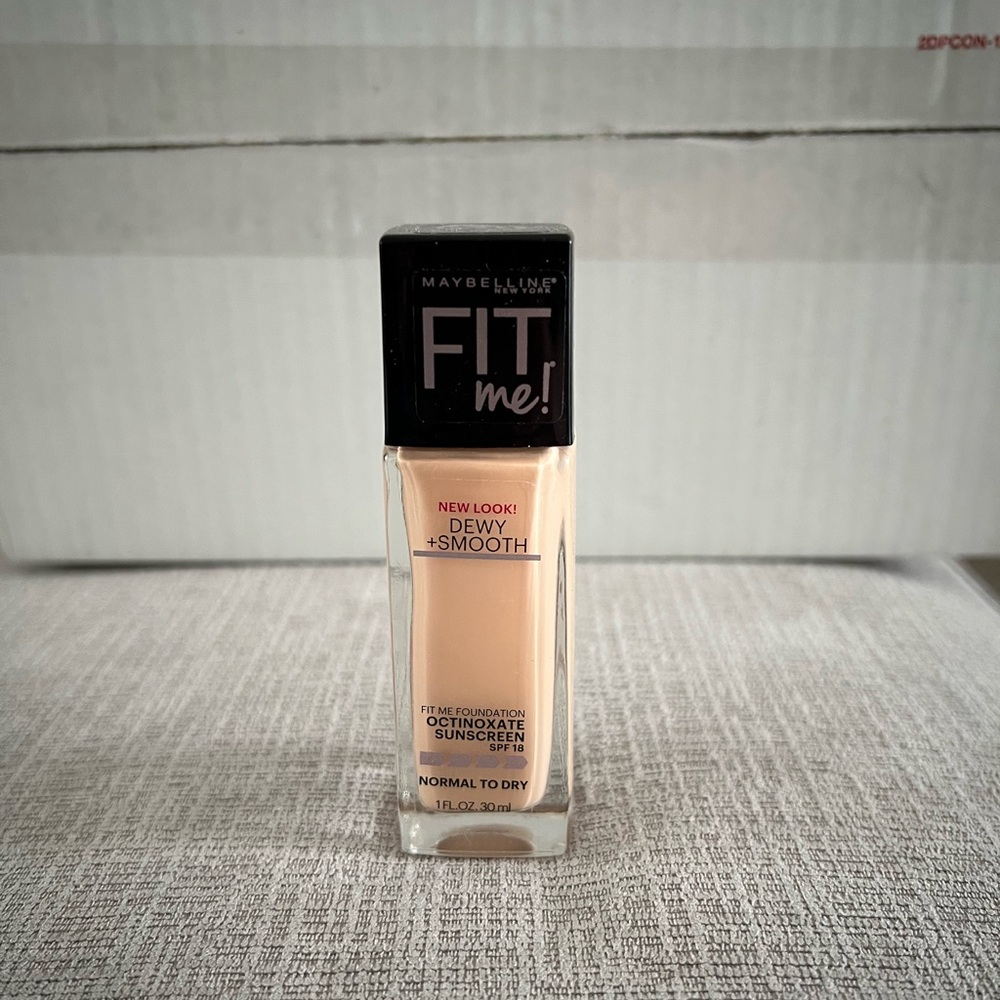 Maybelline Fit Me Dewy + Smooth Foundation - 105 Fair Ivory